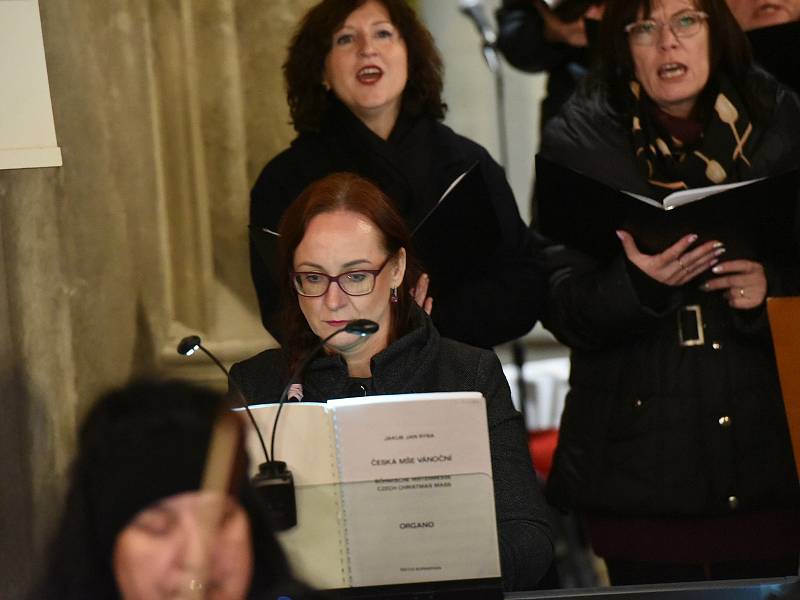 Česká mše vánoční Jakuba Jana Ryby v podání Kolínské filharmonie v chrámu svatého Bartoloměje v Kolíně.