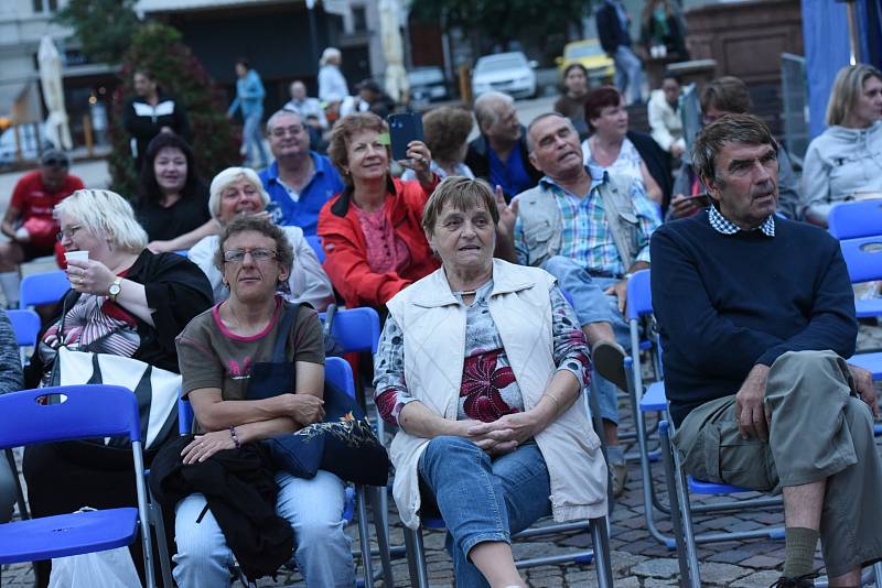 Z posvícenského programu na Karlově náměstí v Kolíně v rámci v rámci Kolínského kulturního léta.