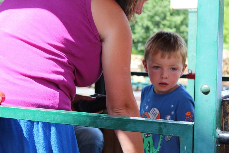 Sobotní jízdy výletním vláčkem na Kolínské řepařské drážce