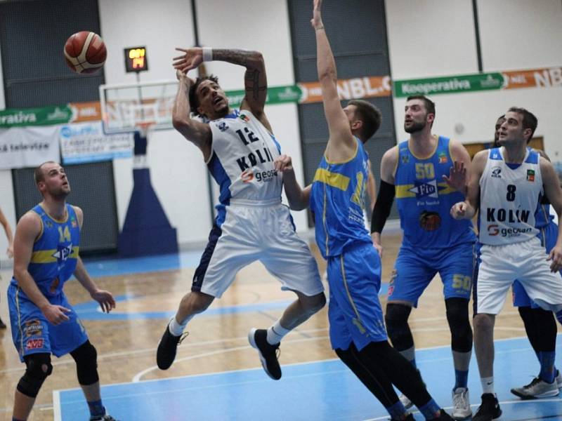 Z utkání BC Geosan Kolín - Jindřichův Hradec (89:84).