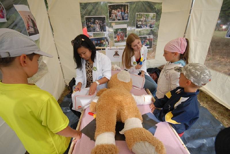 Festival Kefír se přesunul k zámku Kačina