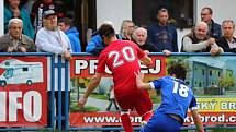 Z utkání Český Brod (v modrém) - Slatiňany (4:0).