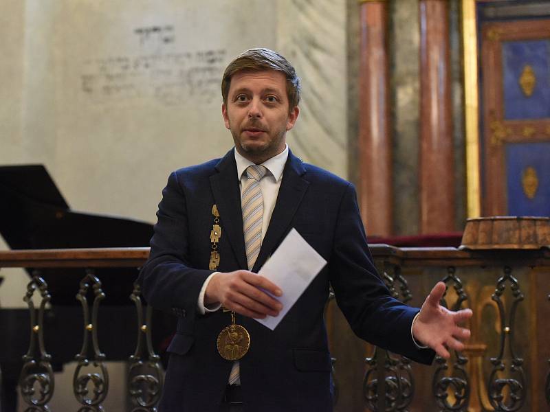 Z vernisáže hned tří výstav najednou v kolínské synagoze.