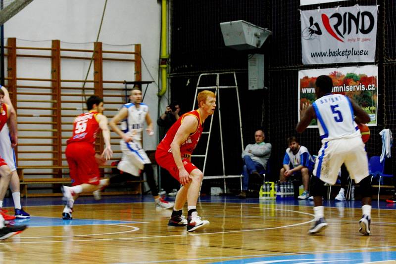 Basketbalisté Kolína po dobrém kolektivním výkonu porazili Pardubice 70:64