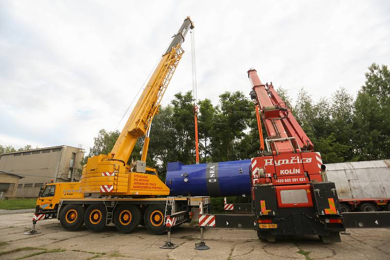 Z příprav na transport parního kotle z kolínské firmy SEA do teplárny v polském městě Ciechanów.