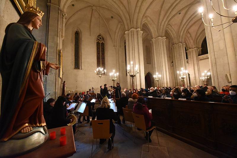 Česká mše vánoční Jakuba Jana Ryby v podání Kolínské filharmonie v chrámu svatého Bartoloměje v Kolíně.