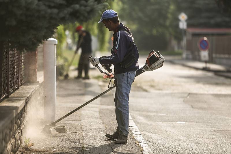 Blokové čištění Zličské ulice 21. července 2021.