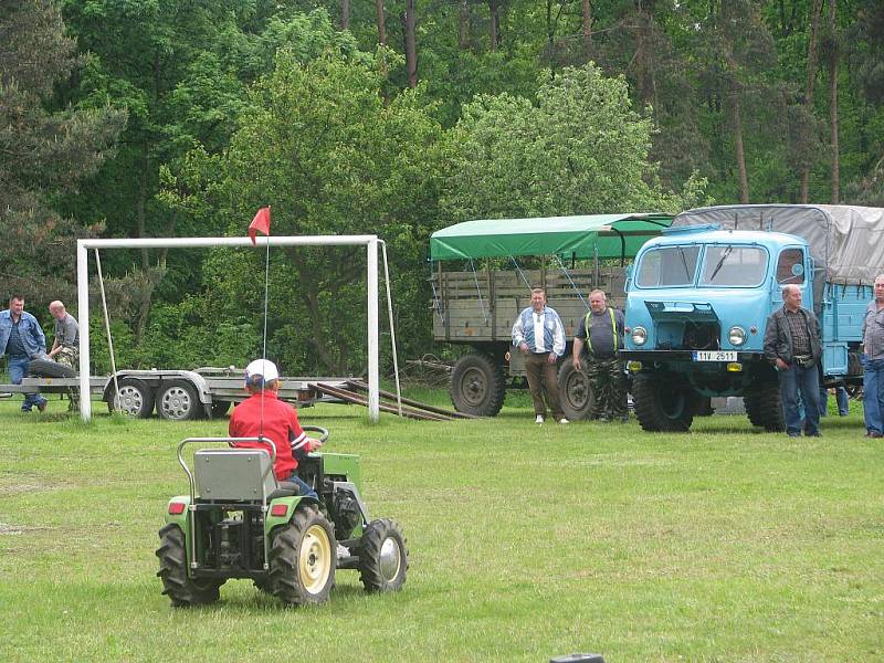 2.sraz traktorů Zetorů v Lipci