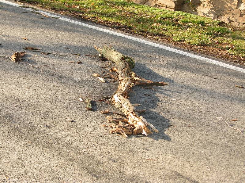 Odpolední vlna větru na Kolínsku - Ratboř