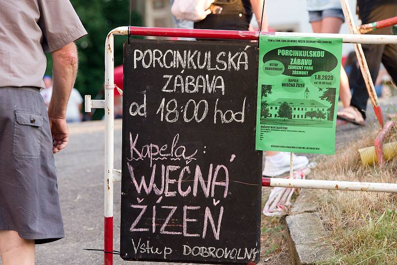 Víkend v Zásmukách ovládla porcinkule.