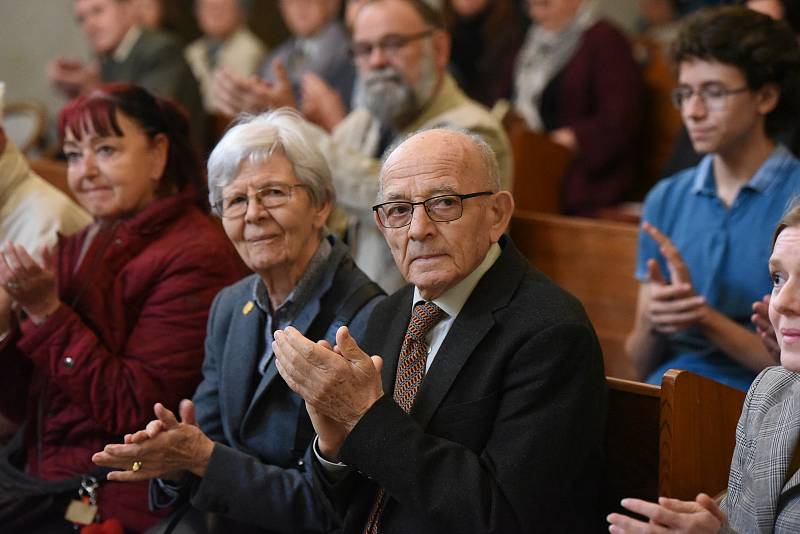 Z vernisáže hned tří výstav najednou v kolínské synagoze.