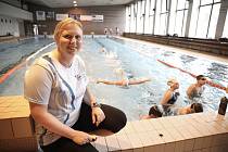 Jana Hubalová je předsedkyně oddílu Sparta Kutná Hora – oddíl plavání. Tento sport by doporučila každému jako kompenzační cvičení.
