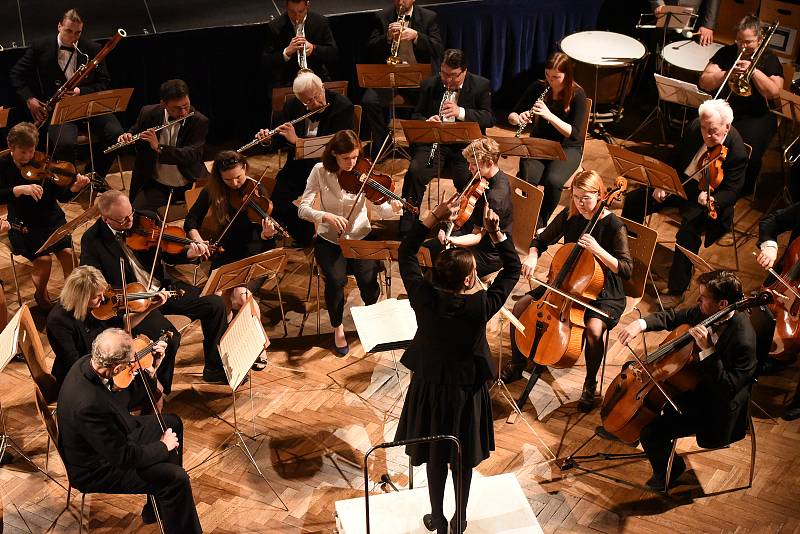 Podzimní koncert Kolínské filharmonie ve velkém sále Městského společenského domu v Kolíně.