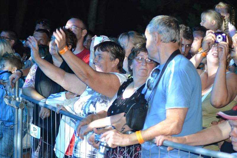 Plaňanské posvícení roste. Ozdobila ho Lucie Bílá, Václav Neckář nebo Lenka Filipová. 