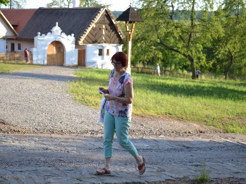 Skanzen tentokrát připravil večerní program.