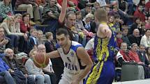 Z utkání BC Geosan Kolín - BK Opava (94:85).