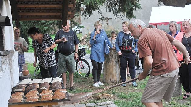 Restaurant Day a pečení chleba ve Štolmíři