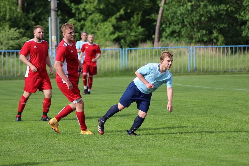 Z fotbalového utkání třetí třídy Velký Osek - Polepy (6:0)