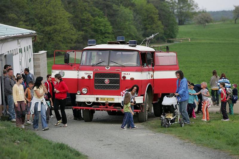 Pálení čarodějnic v Ovčárech