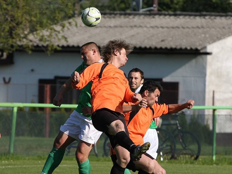 Z utkání Ratboř - Třebovle (1:2).