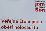 Jom ha šoa, veřejné čtení jmen obětí holocaustu, se uskutečnilo v pondělí na Karlově náměstí v Kolíně.  Akci předcházelo odměnění studentů knižními poukázkami za píli v projektu Děti hledají děti.