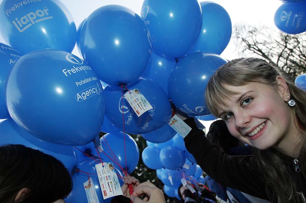 FOTO, VIDEO: Rekord v počtu vypuštěných balónků najednou se podařilo  překonat - Kolínský deník