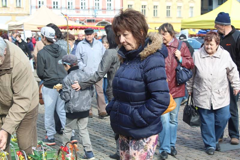 Velikonoční trh v Kolíně navštívily stovky lidí