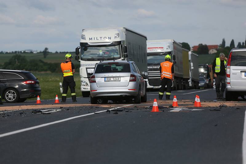 Vážná dopravní nehoda na silnici I/12 u Vrbčan.