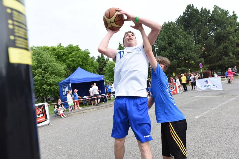 Streetball Cup a dětský den v areálu Vodního světa Kolín