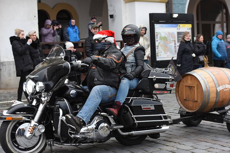 Vánoční vyjížďka motorkářů v Kolíně.