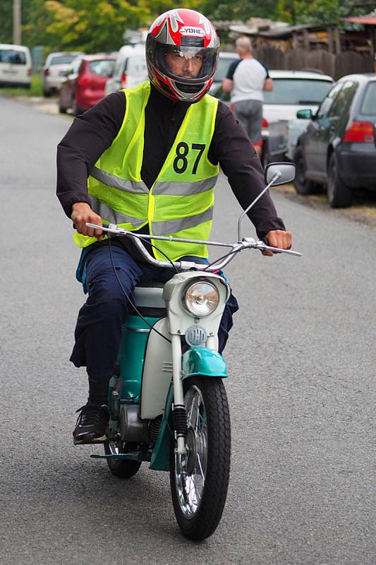 Ze závodu malých motocyklů Kozojedský fichtl 2021.