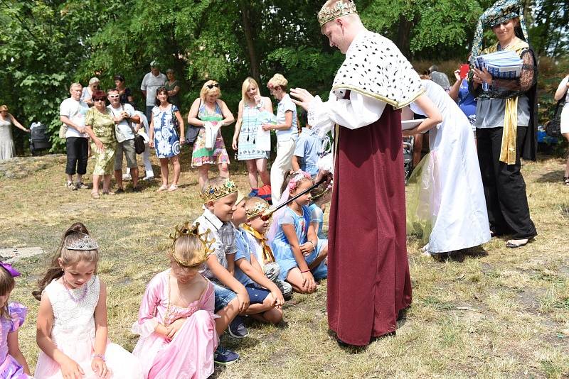 Kmochův Kolín začal tradičním pasováním předškoláků.