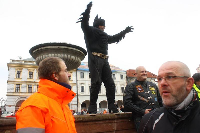 Vánoční vyjížďka kolínských motorkářů, kterou organizuje Kolínská verbež.