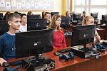 Žáci ve velimské škole mají k dispozici nově vybavenou počítačovou učebnu
