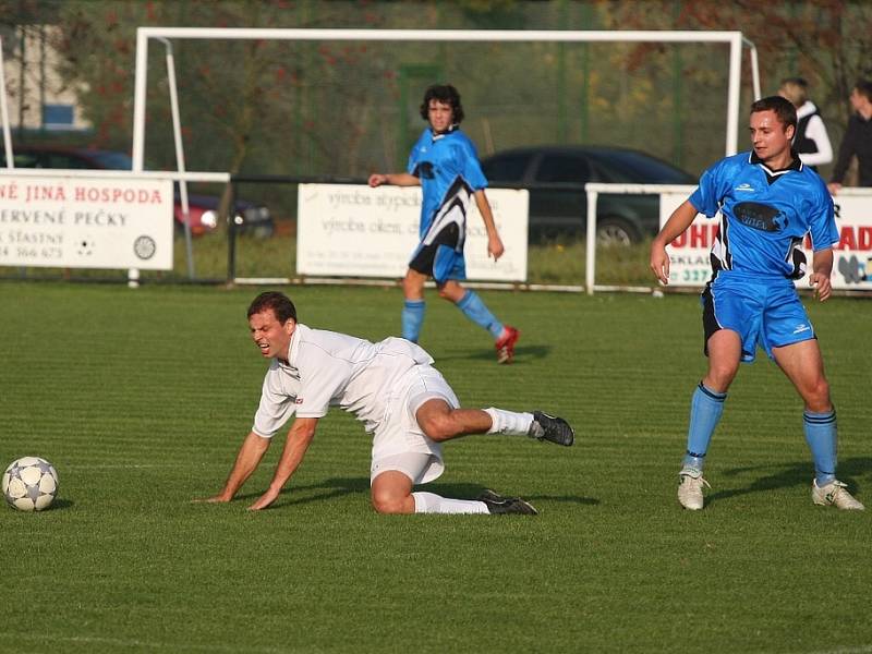 Z utkání Červené Pečky - Paběnice 3:1