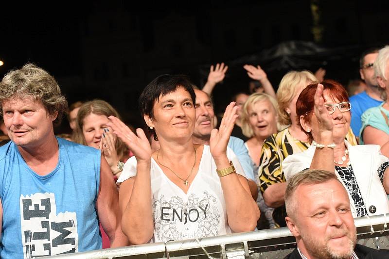 Sobota na Kmochově Kolínu byla pestrá, vrcholem se stal koncert Václava Neckáře.