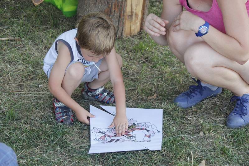 Souběžně s letním rodinným festivalem Kouřimská skála se v Kouřimi v sobotu odpoledne uskutečnil 18. ročník Putování s pohádkou. 