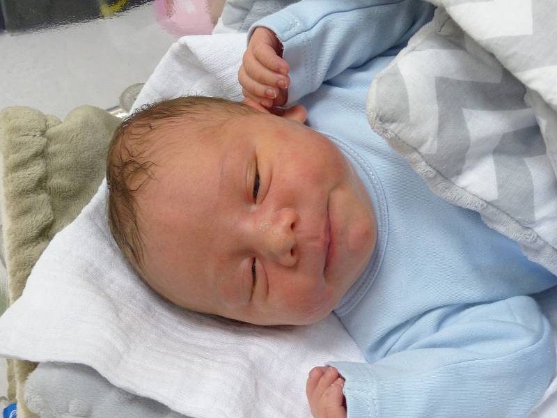 Tomáš Svoboda se narodil 14. srpna 2021 v kolínské porodnici, vážil 3685 g a měřil 50 cm. Ve Chvaleticích se z něj těší maminka Leona a tatínek Tomáš.