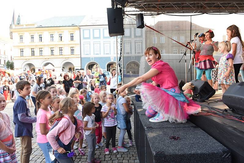 Posvícenské kulturní léto udělalo radost dětem i milovníkům písní Jaroslava Ježka.