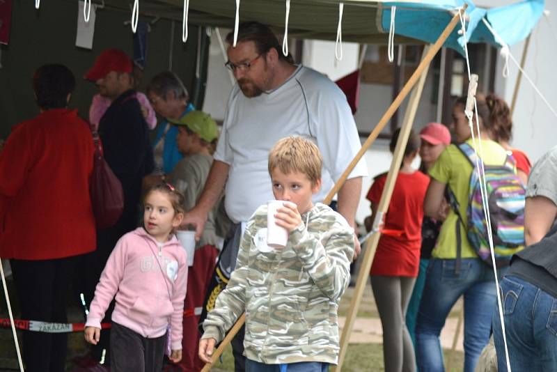 Hemžení přilákalo spoustu dětí. Přesto nebyla účast z největších