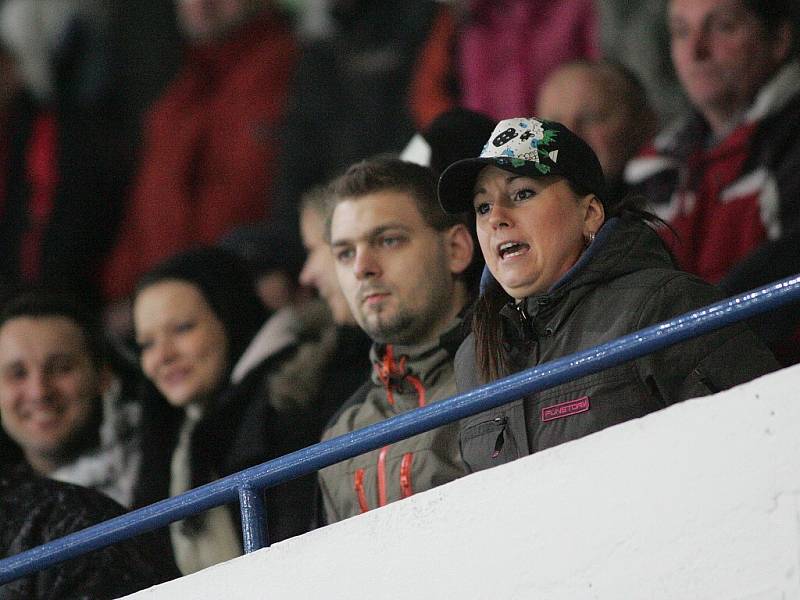 Z utkání osmifinále play off druhé hokejové ligy Kolín - Tábor (4:5 v prodloužení).