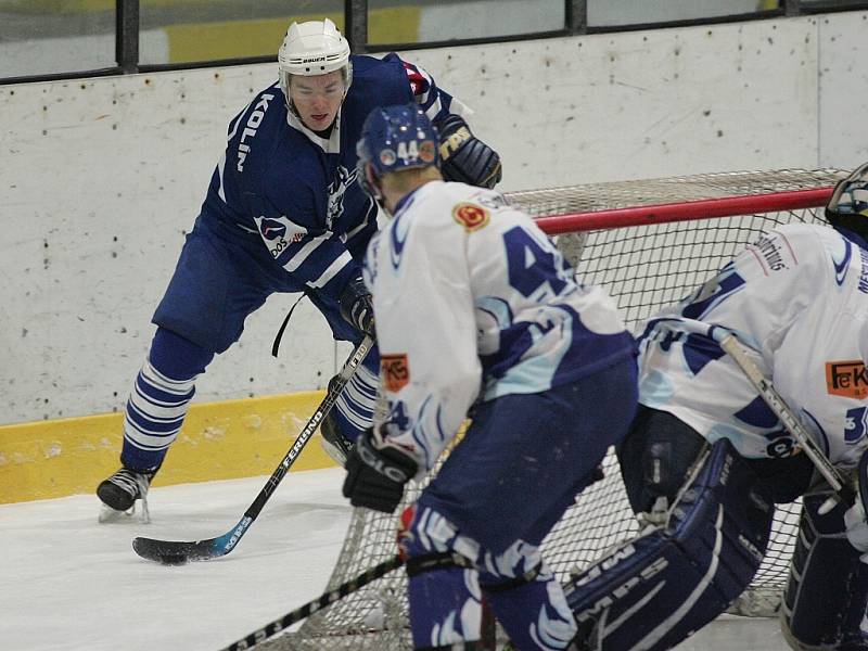 Z utkání osmifinále play off druhé hokejové ligy Kolín - Tábor (4:5 v prodloužení).