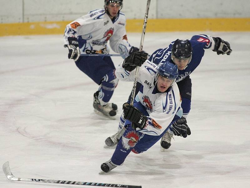 Z utkání osmifinále play off druhé hokejové ligy Kolín - Tábor (4:5 v prodloužení).