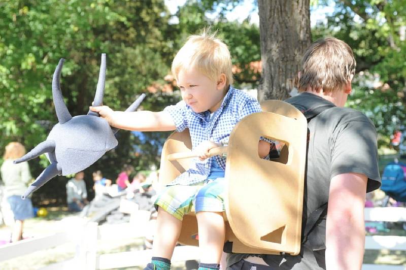 Festival Kefír se přesunul k zámku Kačina