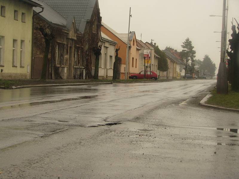 Třídvorská ulice v Kolíně v březnu roku 2021.