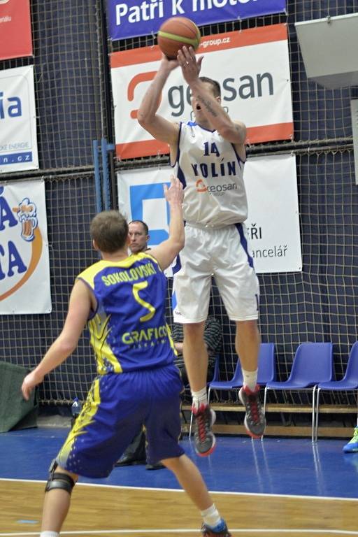 Z utkání BC Geosan Kolín - BK Opava (94:85).