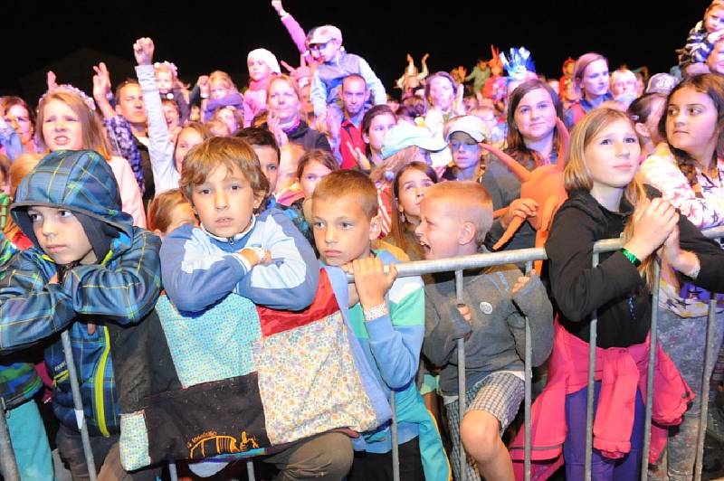 Festival Kefír se přesunul k zámku Kačina