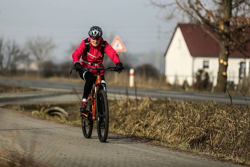 Pěkné počasí přálo ve středu 24. února sportu i procházkám. S redakčním objektivem jsme navštívili cyklostezku mezi Kolínem a Poděbrady.