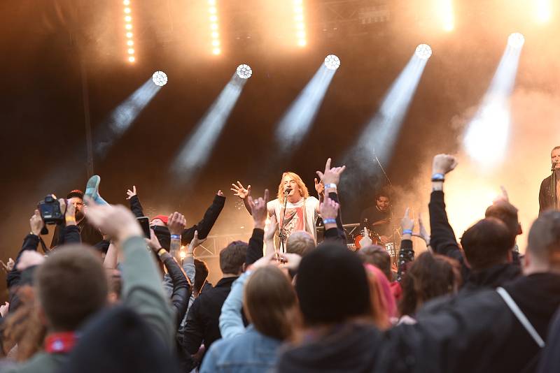 Z 26. ročníku hudebního festivalu Rock for People v areálu bývalého vojenského letiště v Hradci Králové.