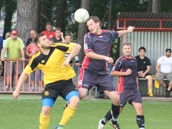 Z utkání Jestřabí Lhota - Žiželice (2:2, PK 1:4).